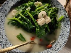 竹荪上汤豌豆尖-沿途四季·云南菜·诗酒茶(蓝色港湾店)