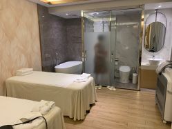 -香港倾城国际·美容美体中心