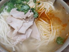 -亮亮面馆(经六路店)