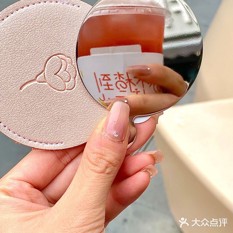 杭州西湖边‼️这杯山楂美式真的好喝哭了