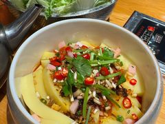 -苗阿哥酸汤牛肉火锅(体育场店)