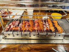 -哈尔滨小酒馆·鲜肉现穿自助烧烤(康新花园店)