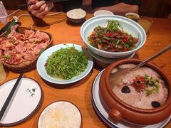 -老滇山寨•云南特色菜•地方菜•民族风情歌舞表演(金碧店)