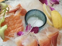 -青瓦餐厅·生鱼片·韩园烤肉(西塔店)