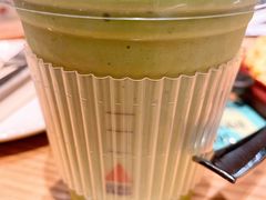 足足半颗牛油果霜-乐凯撒披萨(恒隆广场店)
