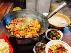 -富正毅三下锅·湘西韵味(天门山索道店)