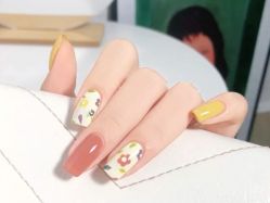 -悦指间美甲美睫