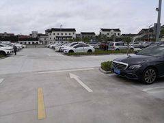 -新场古镇-停车场