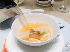 松茸蟹臂竹笙炖官燕-8餐厅(新葡京酒店)