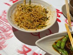 -肥肥虾庄·金牌油焖大虾(汉街SKP店)