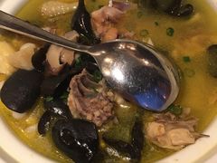 菌菇炖本鸡-芳草地度假酒店·野炉中餐厅