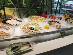 自助取餐区-亚洲国际大酒店·云顶阁旋转自助餐厅