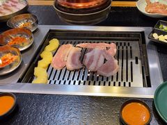 -臻牛烤肉