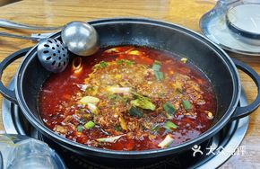 Doubi Spicy Chili Street Hot Pot