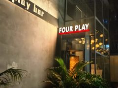 -FOUR PLAY BAR