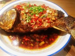 香煎鲫鱼-费大厨辣椒炒肉(万家丽一店)