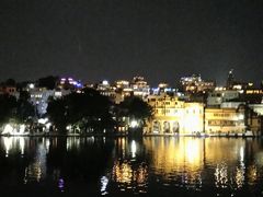 -Lake Shore Hotel & Restaurant
