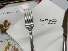 -La Cueva de 1900 / Ayuntamiento