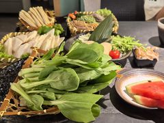 -湊湊火锅·茶憩(杭州湖滨银泰in77店)