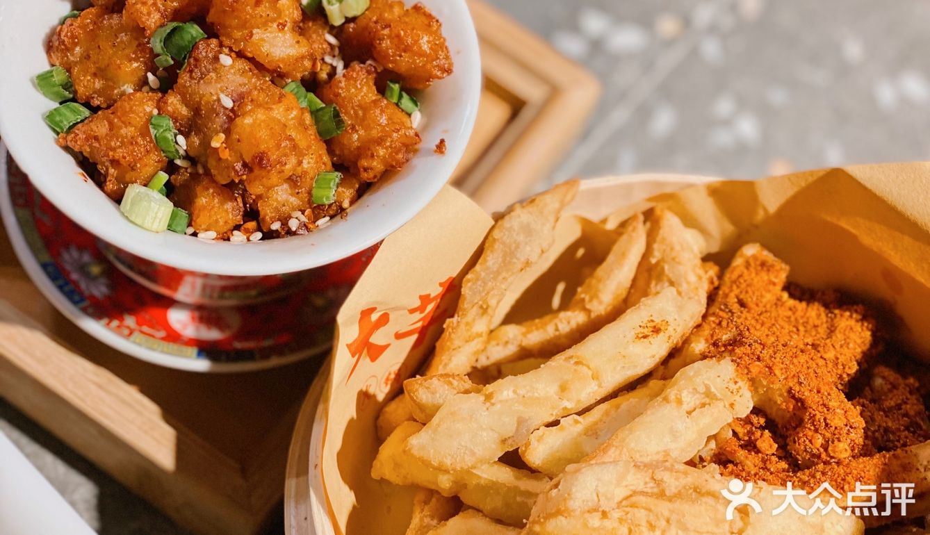 重庆探店｜大芊金串串家🍢的甜品是我的最爱了！🥤