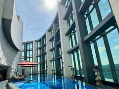 -珠海瑞吉酒店游泳池