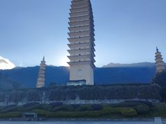 -三塔倒影公园
