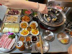 -围炉肉舍•炭烤活鳗•丹东海鲜烤肉(步行街店)