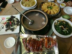 -东方之猪四更烤乳猪(金垦总店)