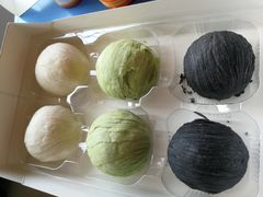 乌豆沙蛋黄酥-陶陶居饼家(惠福东路店)