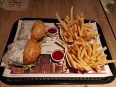-The Habit Burger Grill 哈比特汉堡(复兴soho店)
