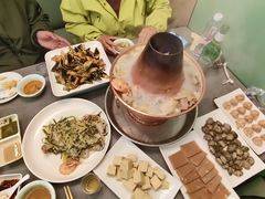 -鑫渔港海鲜本地菜·山海关浑锅(东戴河店)