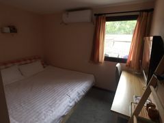 -小草屋轰趴馆别墅派对新场团建家庭聚会