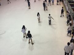 -正佳冰河湾真冰滑冰场