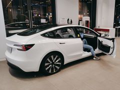 -TESLA 特斯拉(上海太古汇体验店)