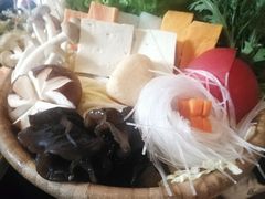 -湊湊火锅·茶憩(新中关购物中心店)