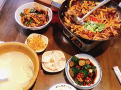 -富正毅三下锅·湘西韵味(天门山索道店)