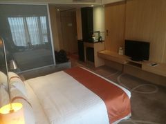 -上海虹桥西郊假日酒店
