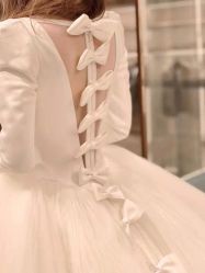 -Renee芮亦婚纱(原丽莎)