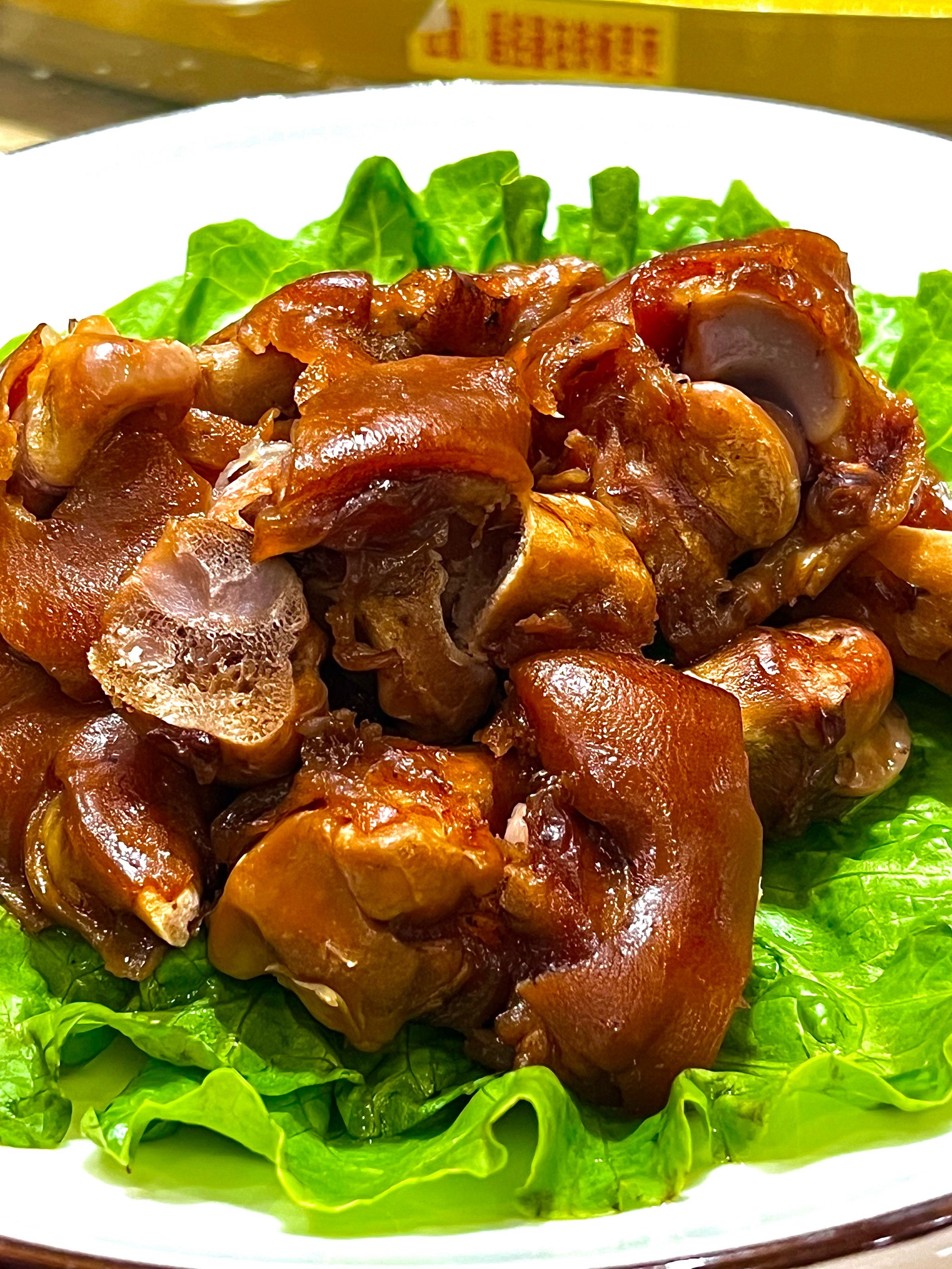 我妈说像我这种秃头女孩要多吃!