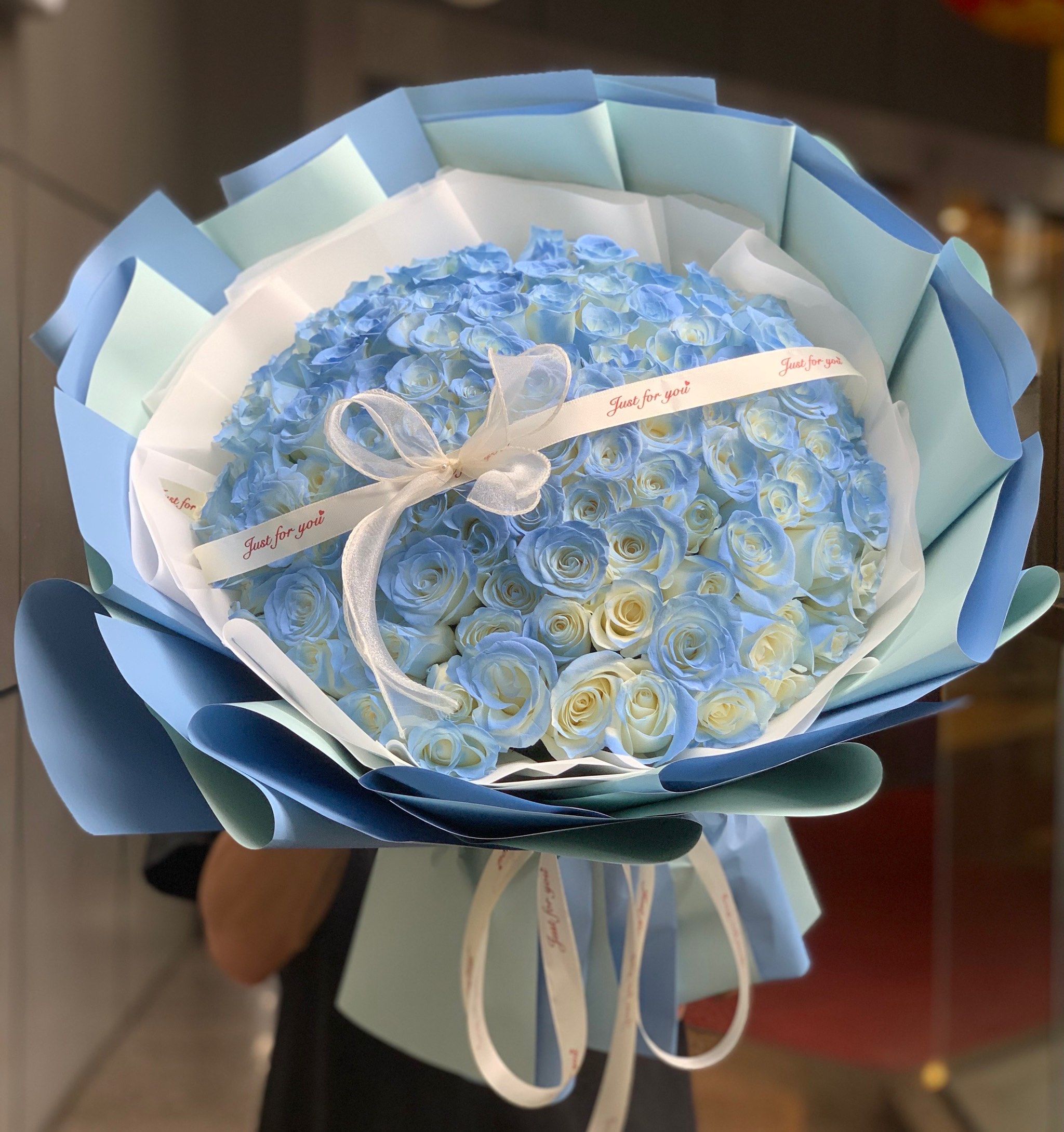 星光璀璨的蓝色花束