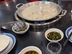 -老来福·非遗酸汤兔(凯旋路店)