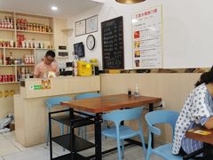 大堂-老何家后安粉·糟粕醋海鲜火锅(三亚湾椰梦长廊店)