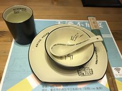 -临界音乐酒馆·小龙虾·江湖菜(华熙LIVE·鱼洞店)