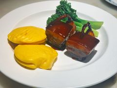 招牌茨菇红烧肉配荷叶夹-淮扬府(安定门店)