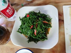 炝拌沙葱-苏莱特色牛骨滩羊手抓馆(长城东街总店)