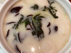 现熬鱼汤煮时蔬-大树餐厅(红旗街万达店)