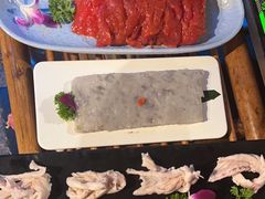-老牌坊云南鱼豆花火锅(哈西万达店)