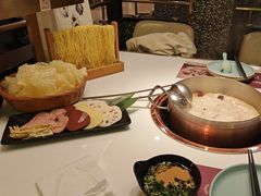 -洪氏嗨捞·猪肚鸡火锅(阳光天地店)