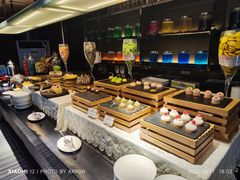 -唐拉雅秀酒店-西锦汇空中BBQ·思创餐厅