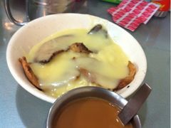 猪颈肉芝士捞公仔面-新记餐厅(香槟大厦店)